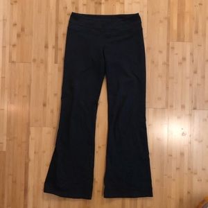 Lululemon black yoga pants